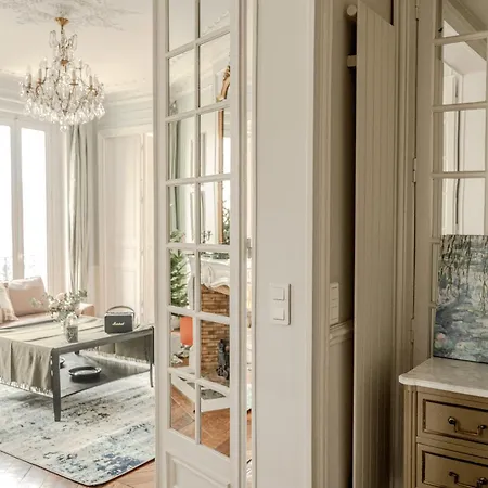 Ac 3bds With Arc De Triomphe View & Terrace