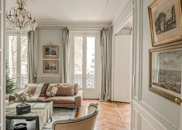 Ac 3bds With Arc De Triomphe View & Terrace