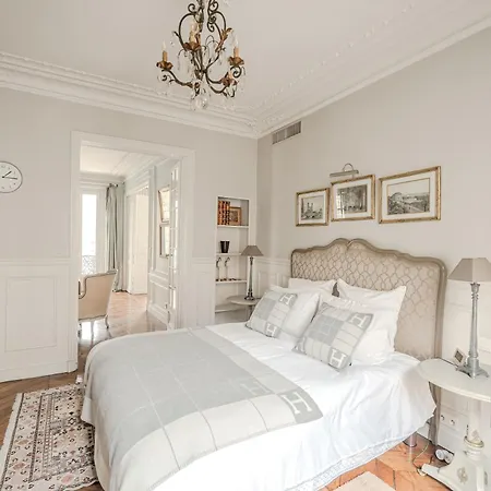 Ac 3bds With Arc De Triomphe View & Terrace