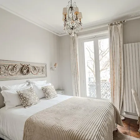 Ac 3bds With Arc De Triomphe View & Terrace