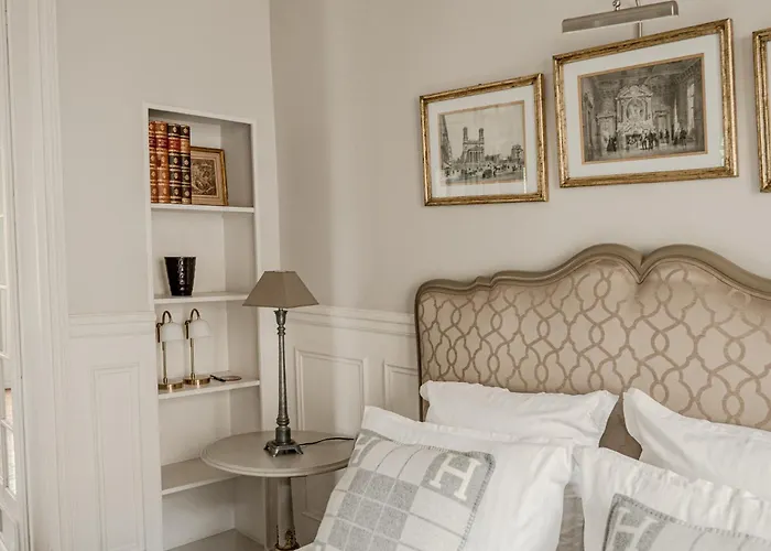 Ac 3bds With Arc De Triomphe View & Terrace