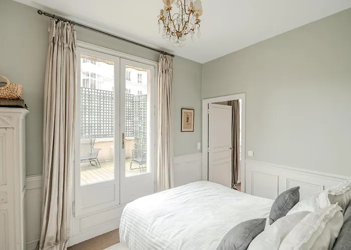 Apartment Ac 3bds With Arc De Triomphe View & Terrace