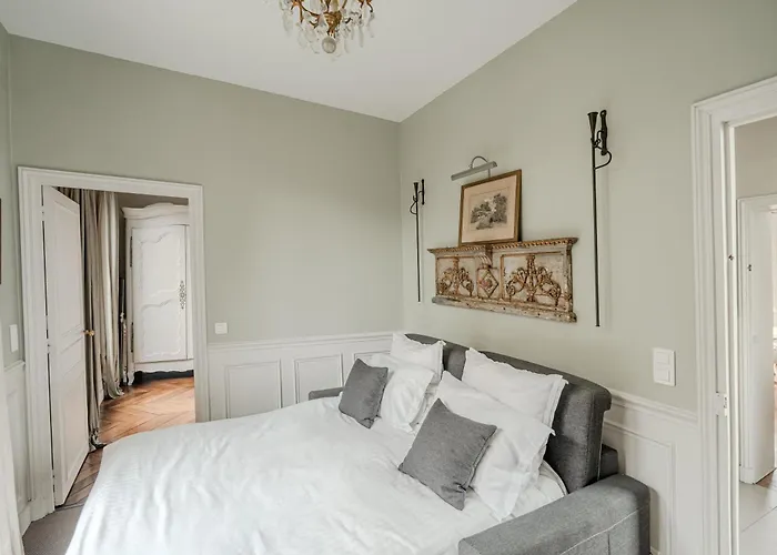 Ac 3bds With Arc De Triomphe View & Terrace *