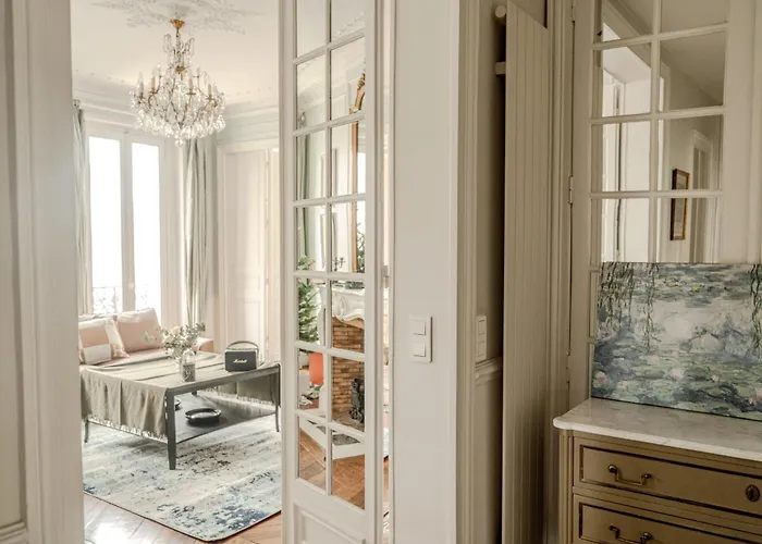 Ac 3bds With Arc De Triomphe View & Terrace