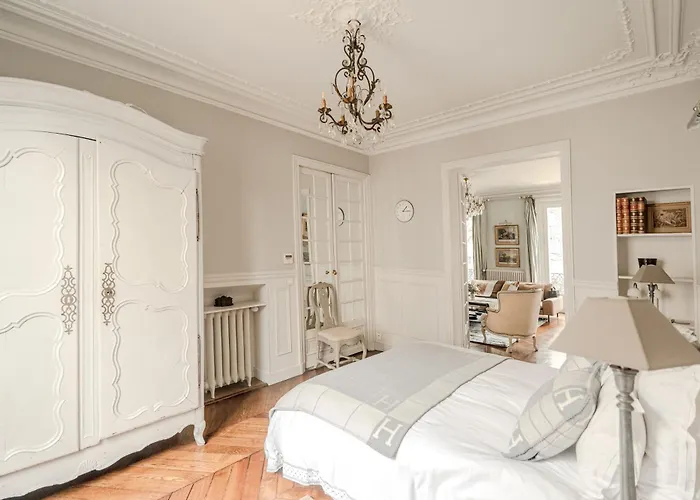 Ac 3bds With Arc De Triomphe View & Terrace *